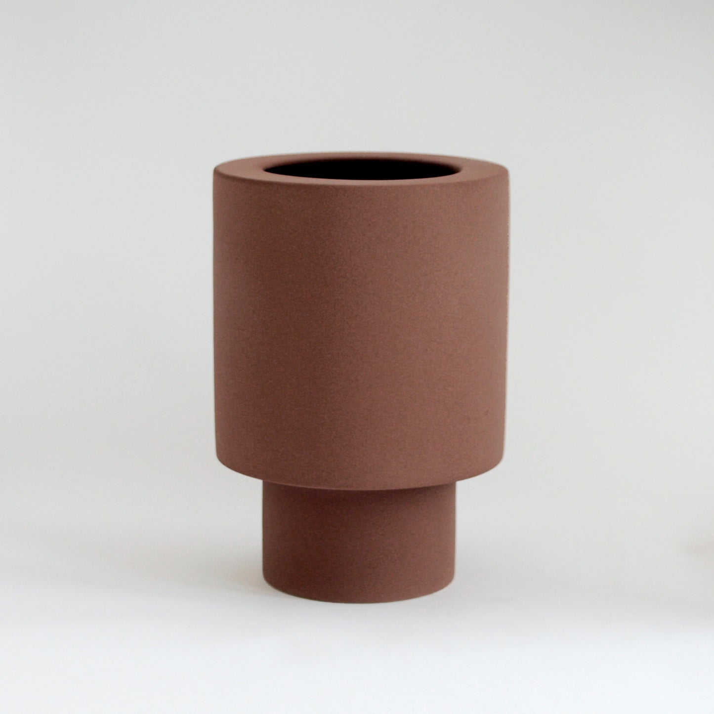 Ads-Anna-Vase - Burned Brown Engobe