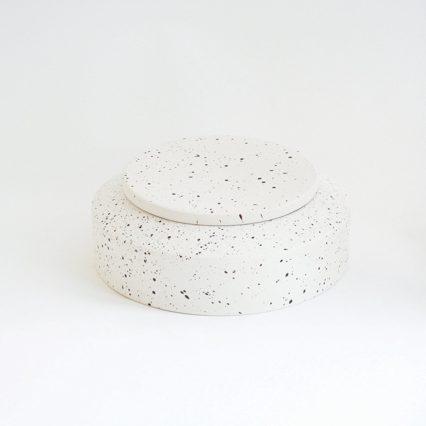 Ads-Ibsen8-Jar with lid - White with burned Brown Dots