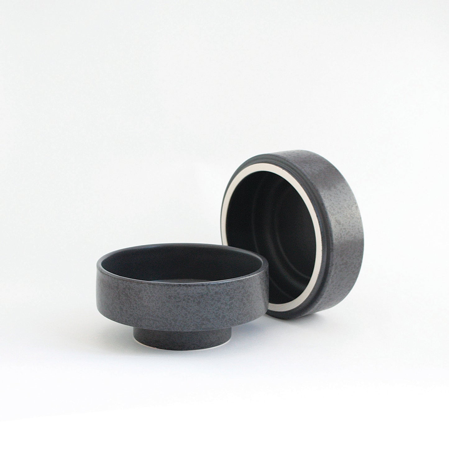 Ads-Karen-Jar with lid - Dark Grey with Dots