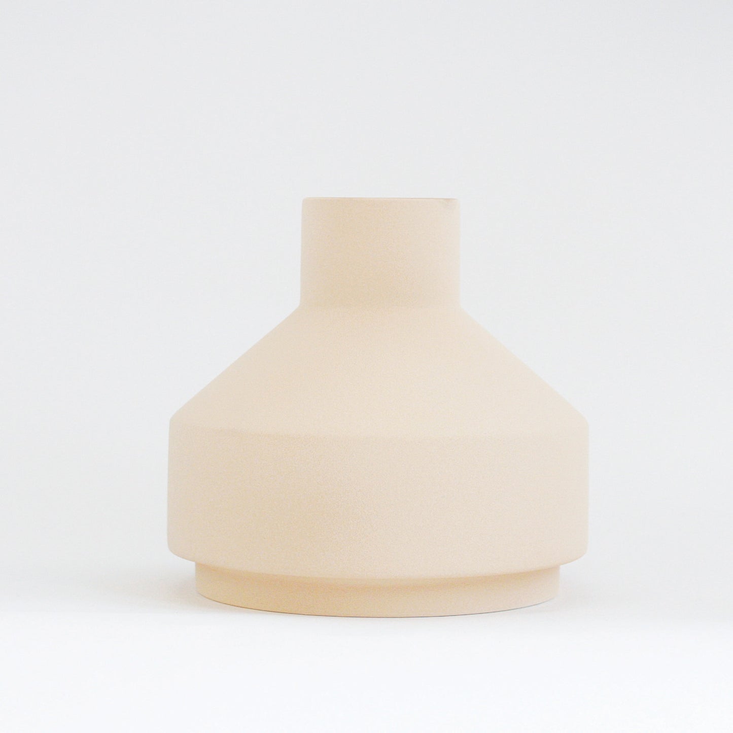 Ads-Emma-Vase - Light Sand Engobe