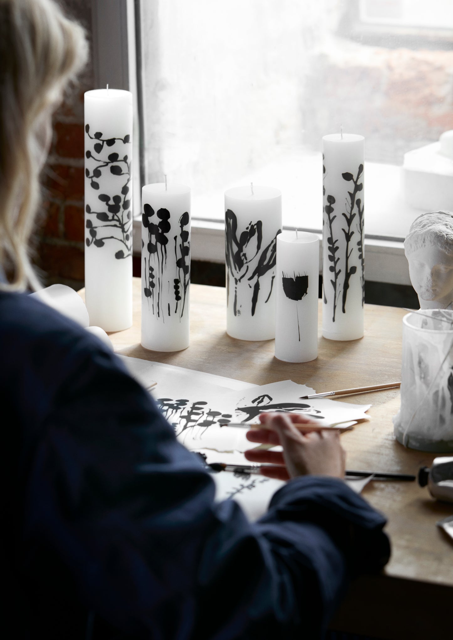 Abstract Flowers - Wild Flowers - Wax Altar Candles 6 cm x 20 cm - Black