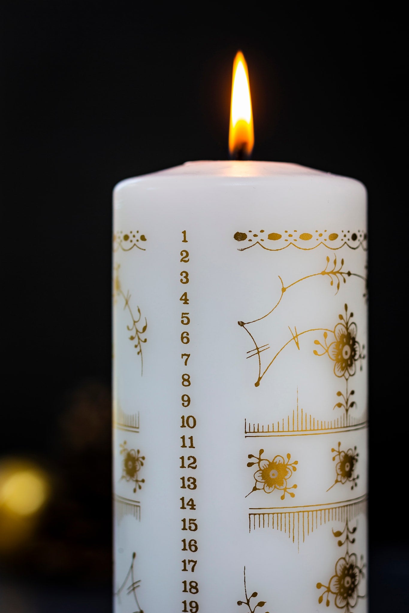 Classic December Candle Ø=7 CM - 7x18 cm - Golden Fluted -