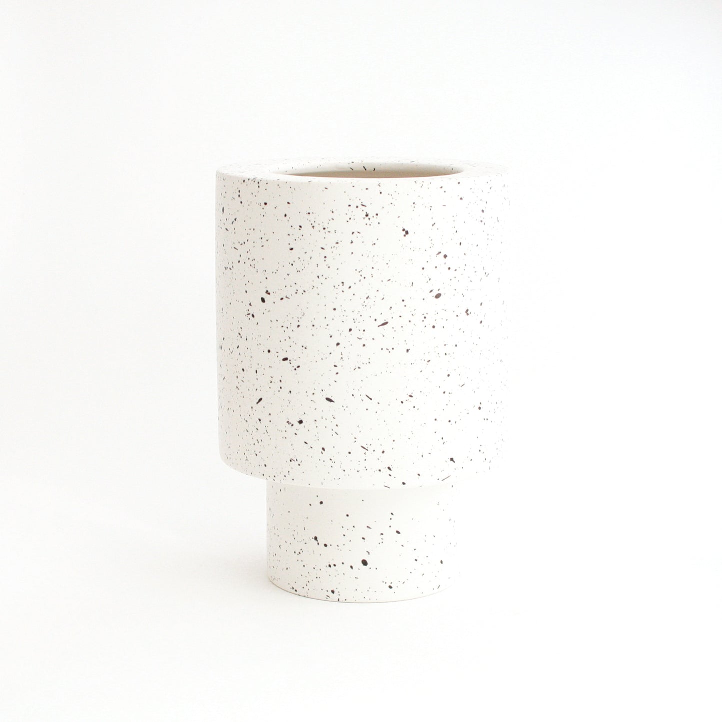 Ads Anna Vase - White with burned Brown Dots